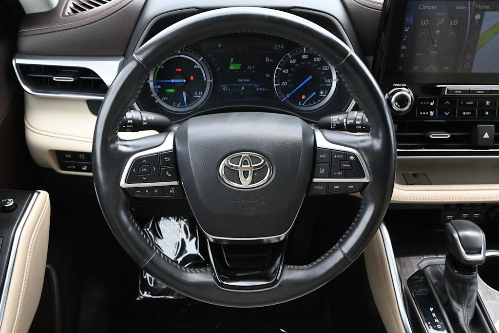 Thumbnail: 2021 Toyota Highlander - 9