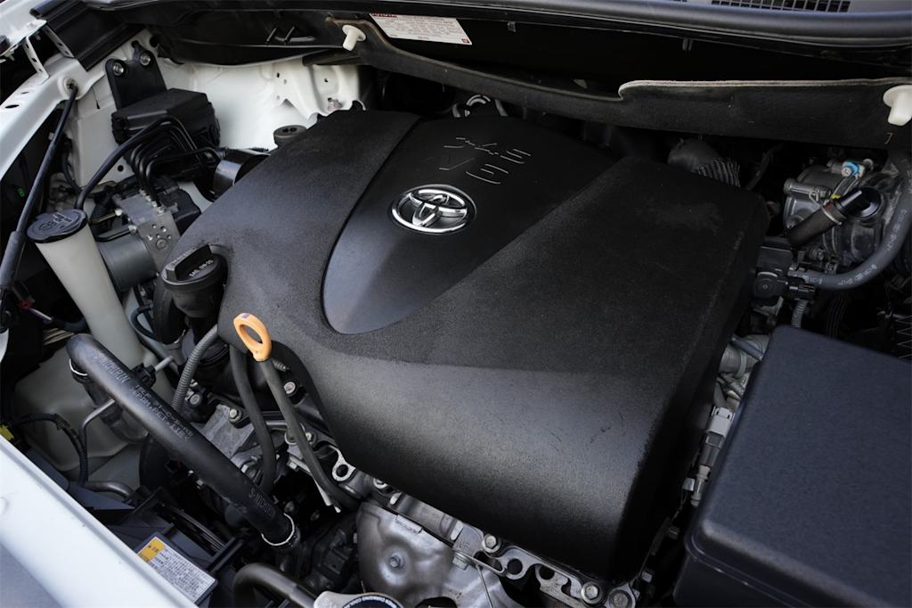 Thumbnail: 2018 Toyota Sienna - 8