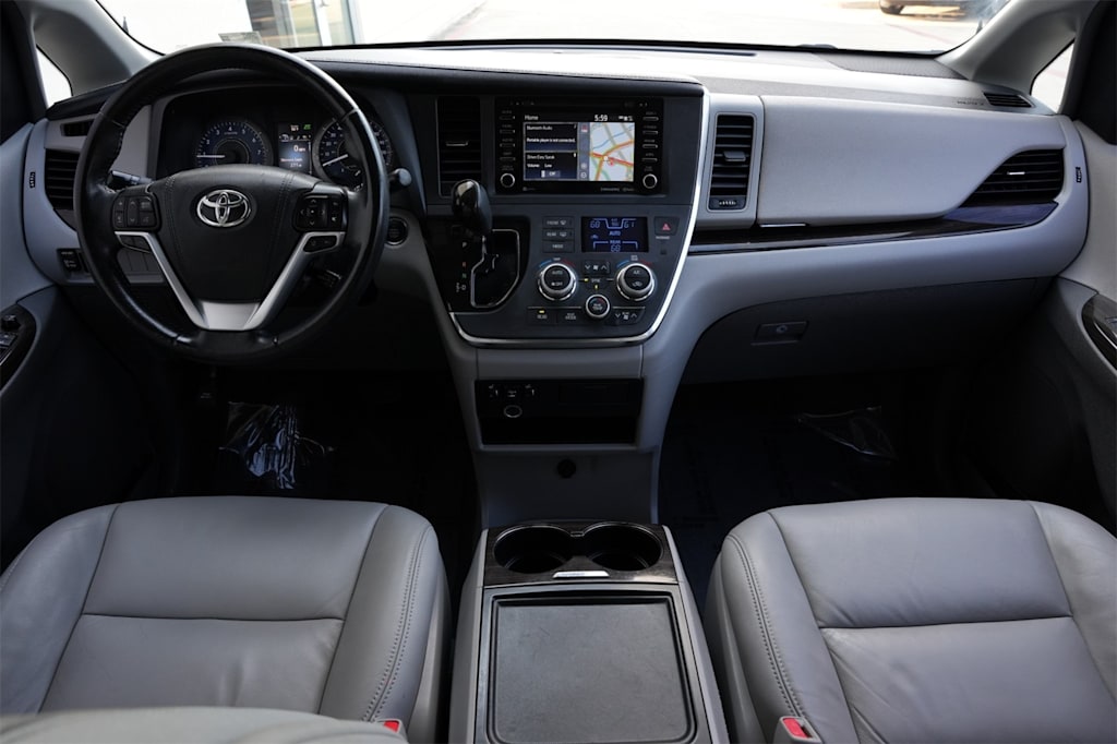 Thumbnail: 2018 Toyota Sienna - 2
