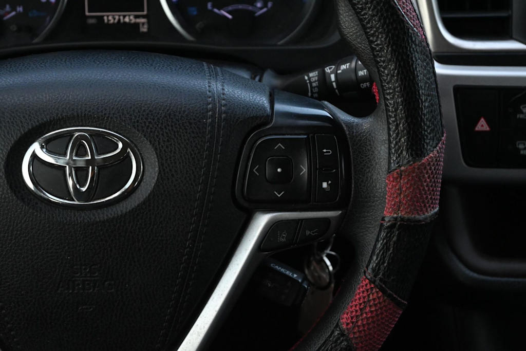 Thumbnail: 2019 Toyota Highlander - 21