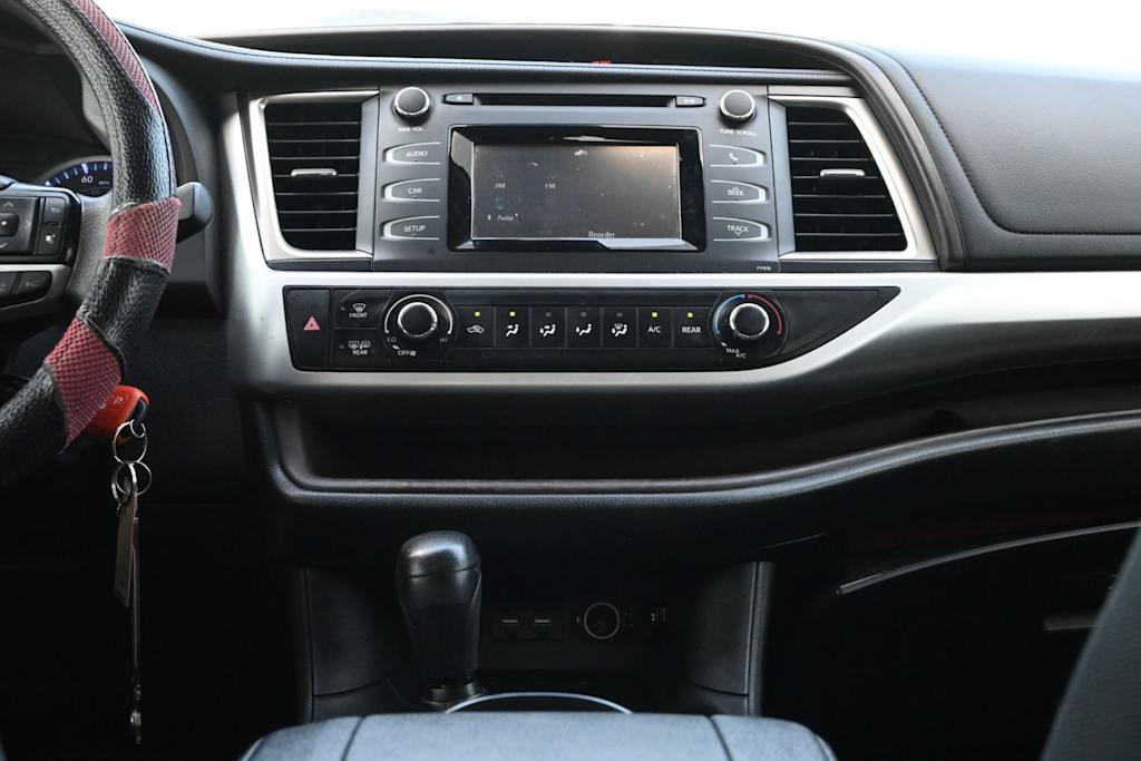 Thumbnail: 2019 Toyota Highlander - 13