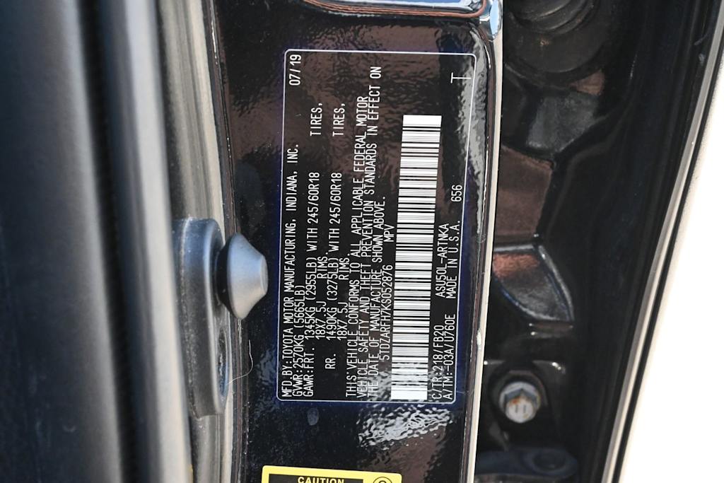 Thumbnail: 2019 Toyota Highlander - 17