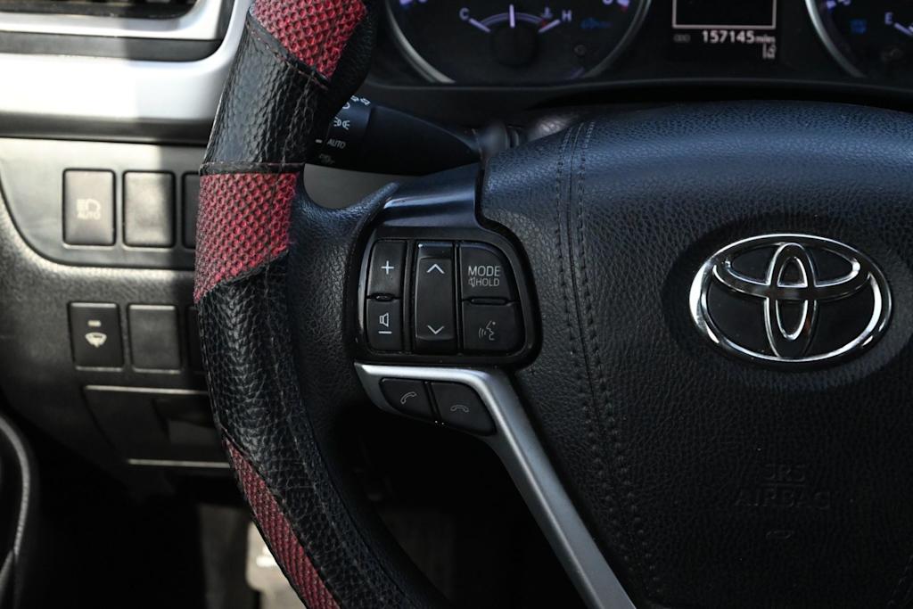 Thumbnail: 2019 Toyota Highlander - 20