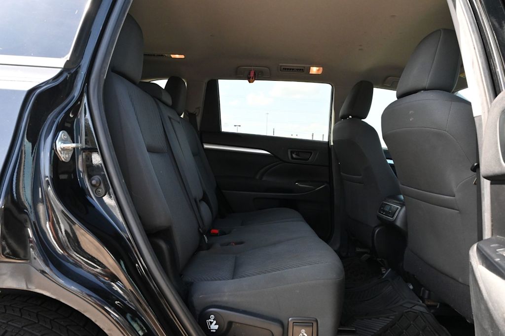 Thumbnail: 2019 Toyota Highlander - 24