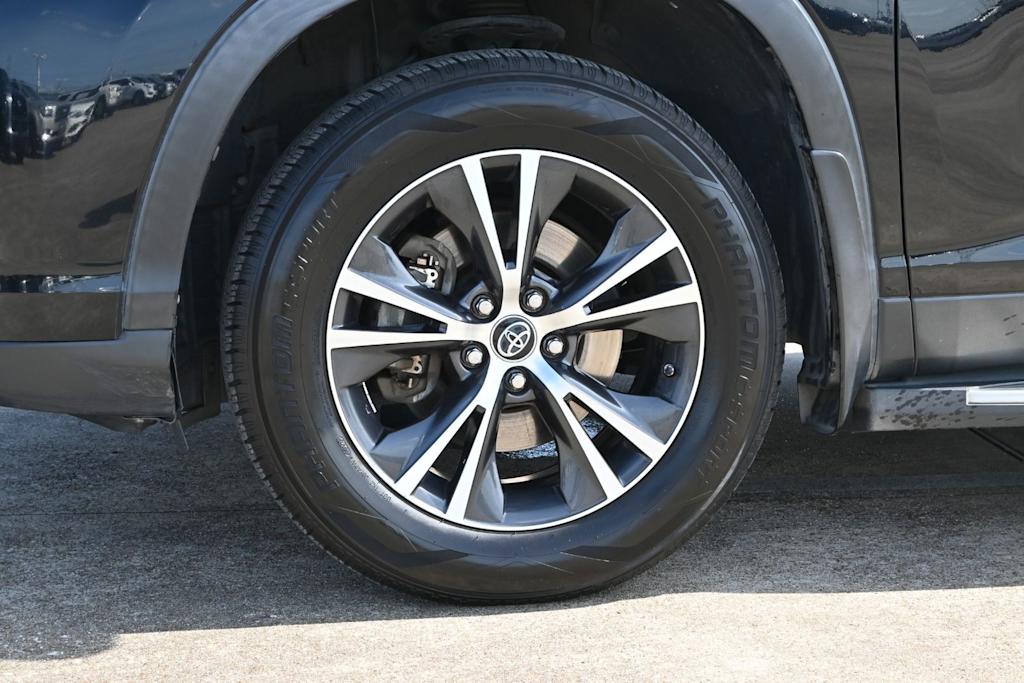Thumbnail: 2019 Toyota Highlander - 6
