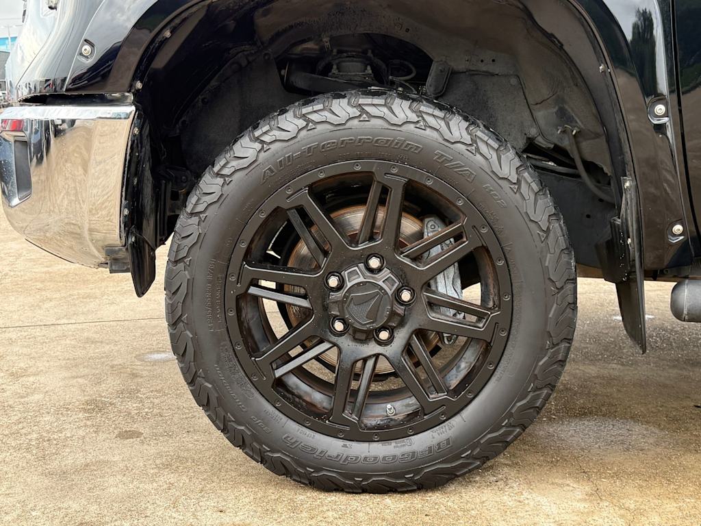 Thumbnail: 2018 Toyota Tundra - 8
