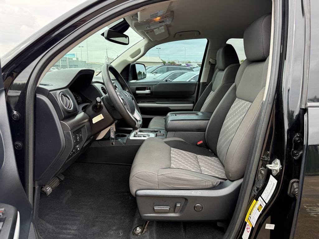 Thumbnail: 2018 Toyota Tundra - 10