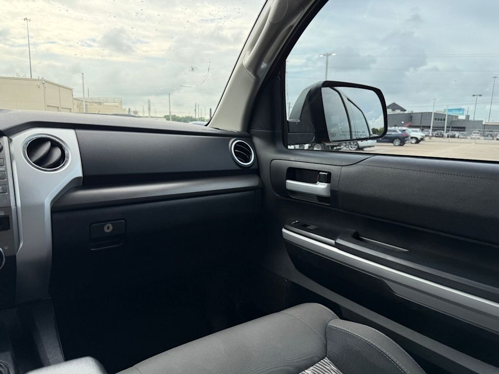 Thumbnail: 2018 Toyota Tundra - 19