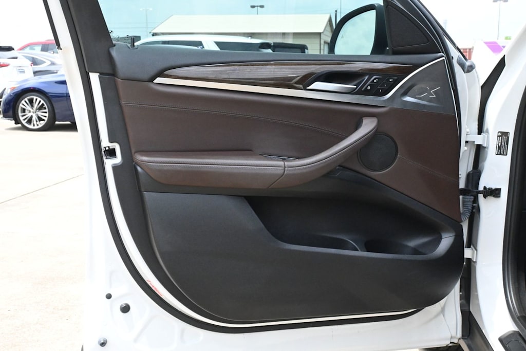 Thumbnail: 2022 BMW X4 - 22