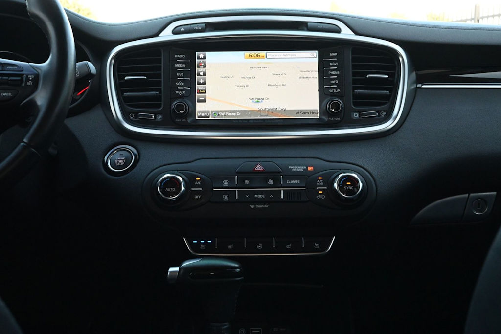 Thumbnail: 2017 Kia Sorento - 15