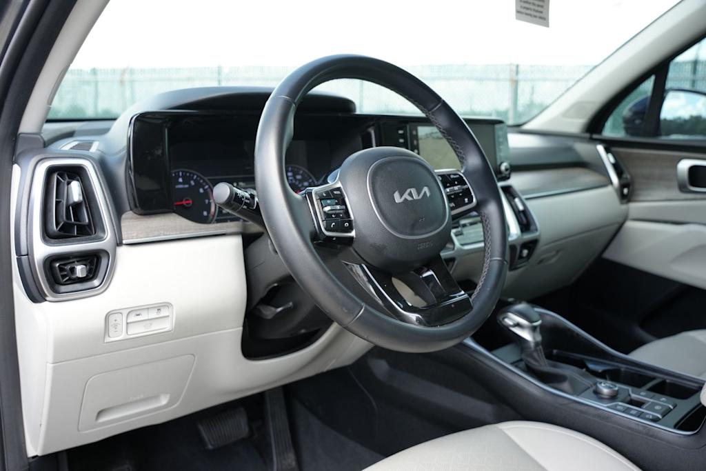 Thumbnail: 2022 Kia Sorento - 12