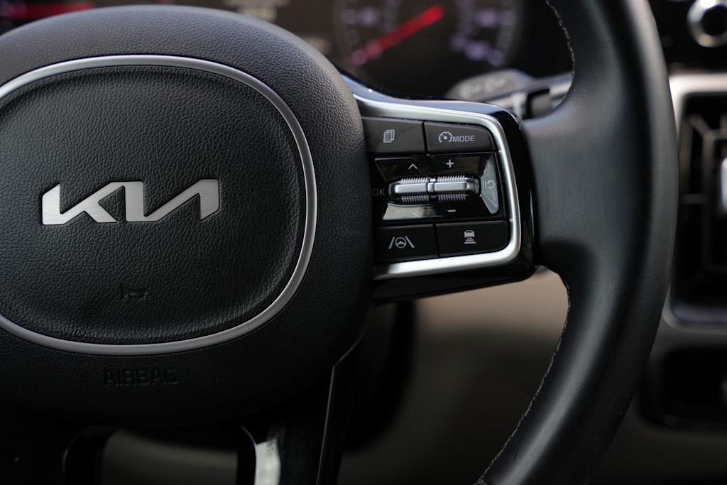 Thumbnail: 2022 Kia Sorento - 21