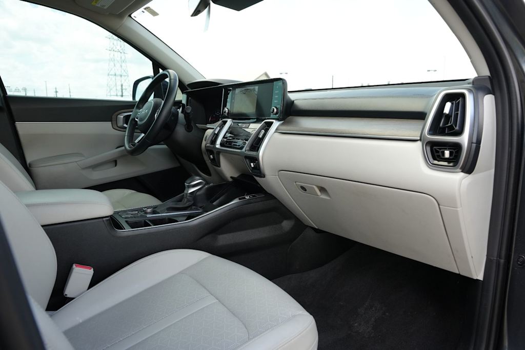 Thumbnail: 2022 Kia Sorento - 13