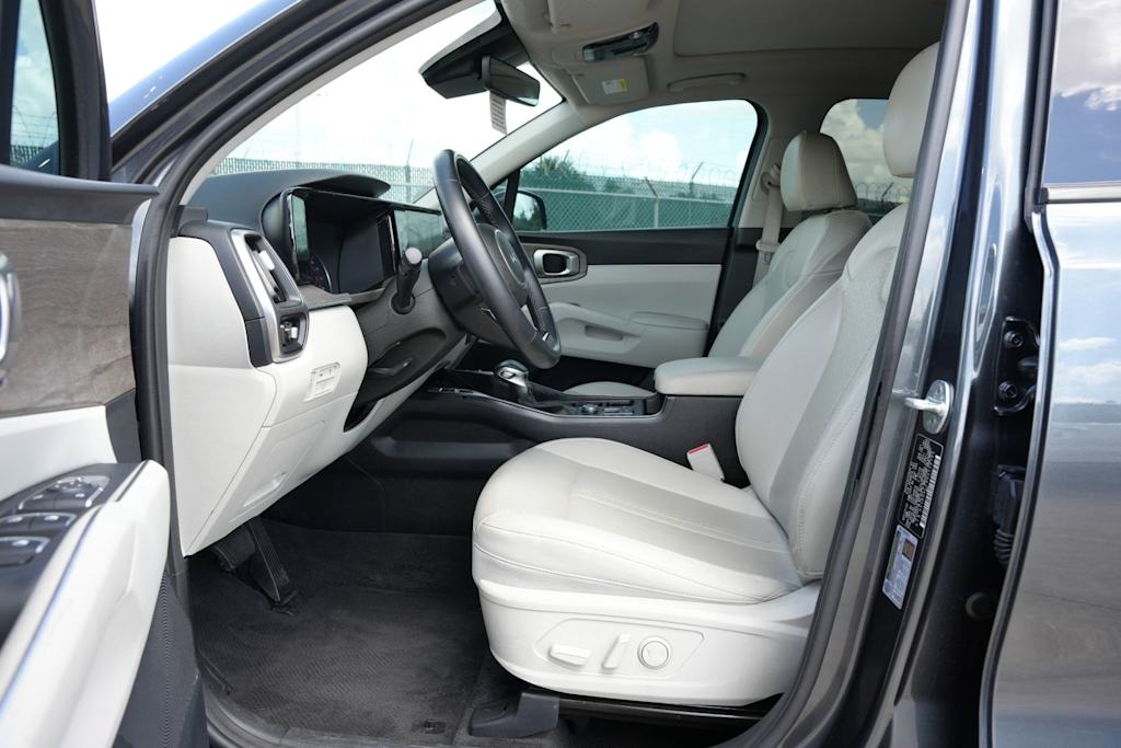 Thumbnail: 2022 Kia Sorento - 9