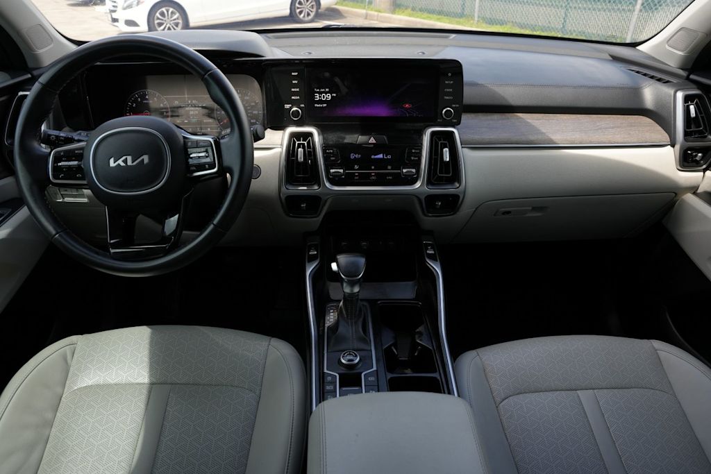 Thumbnail: 2022 Kia Sorento - 2