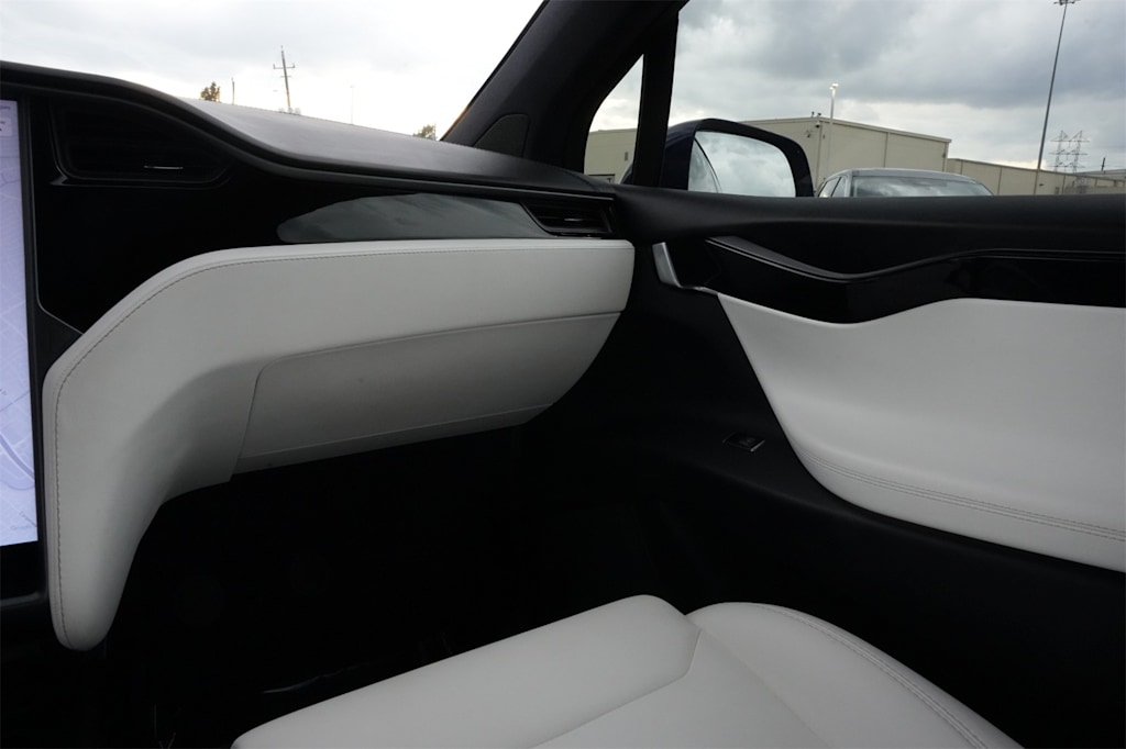 Thumbnail: 2019 Tesla Model X - 9