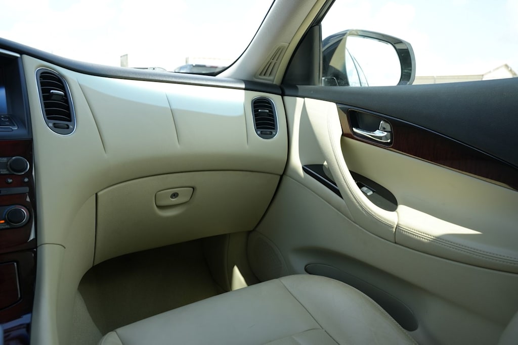 Thumbnail: 2016 INFINITI QX50 - 20