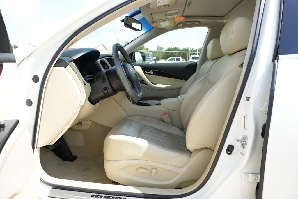 Thumbnail: 2016 INFINITI QX50 - 10