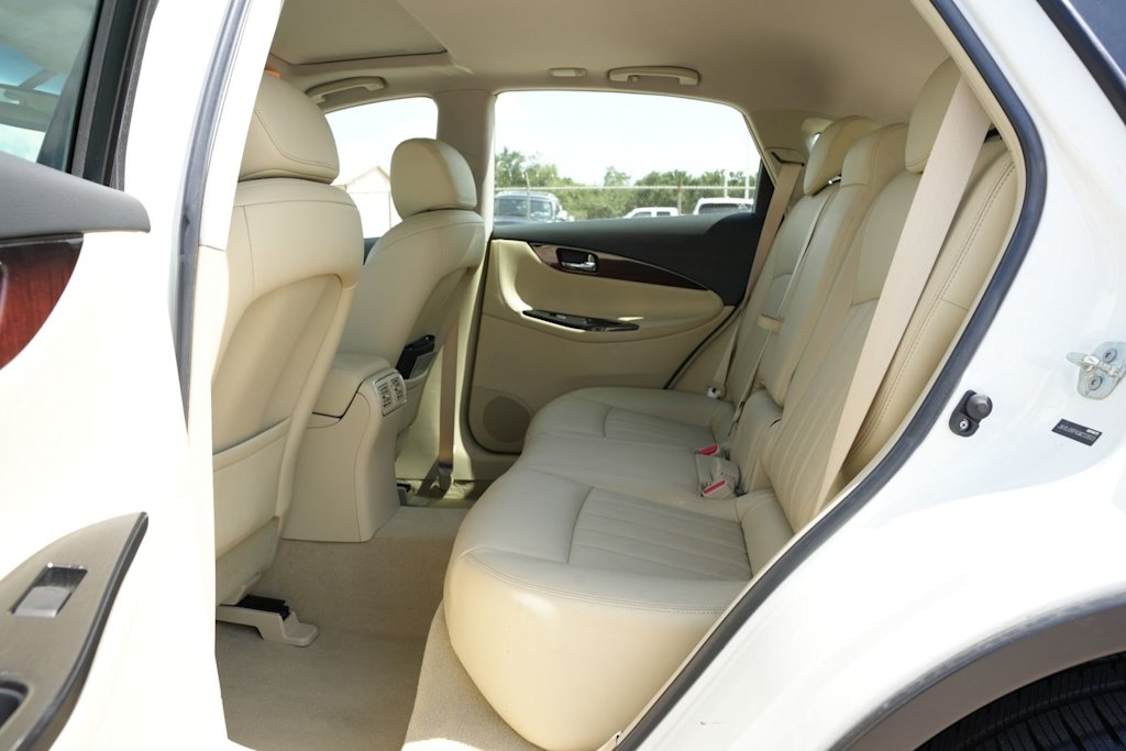 Thumbnail: 2016 INFINITI QX50 - 12