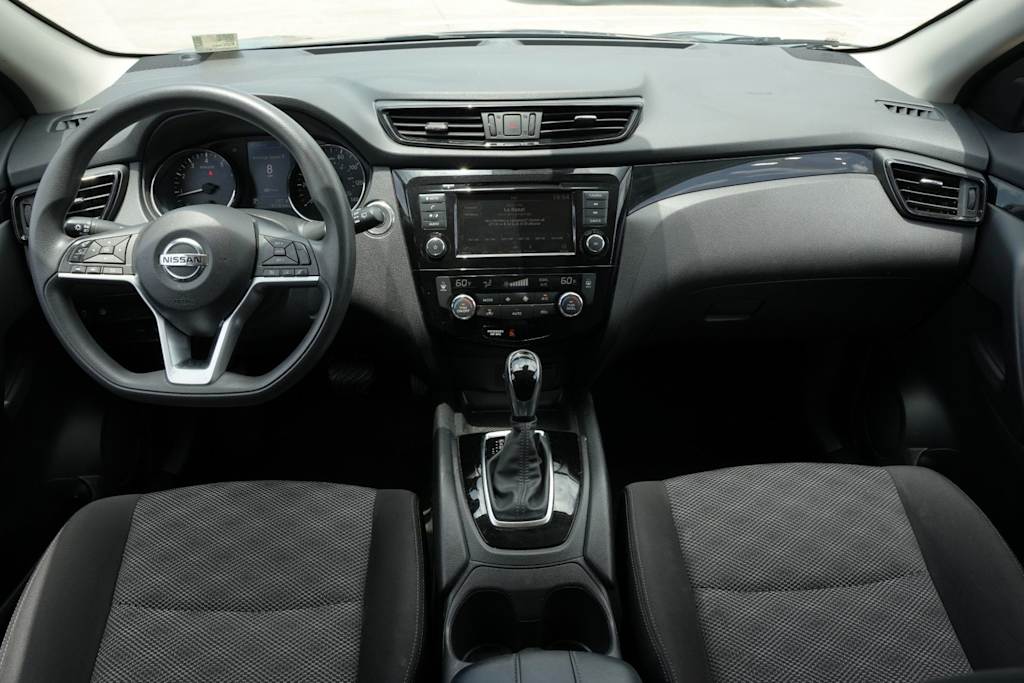 Thumbnail: 2020 Nissan Rogue Sport - 2