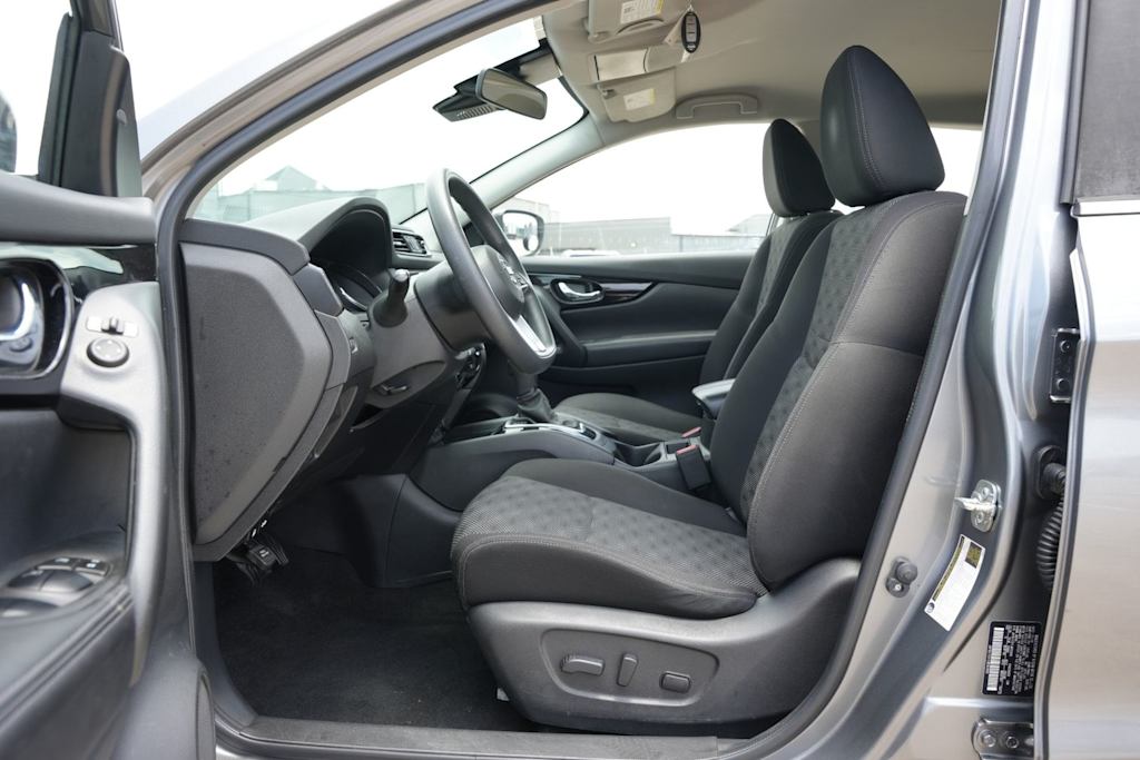 Thumbnail: 2020 Nissan Rogue Sport - 10