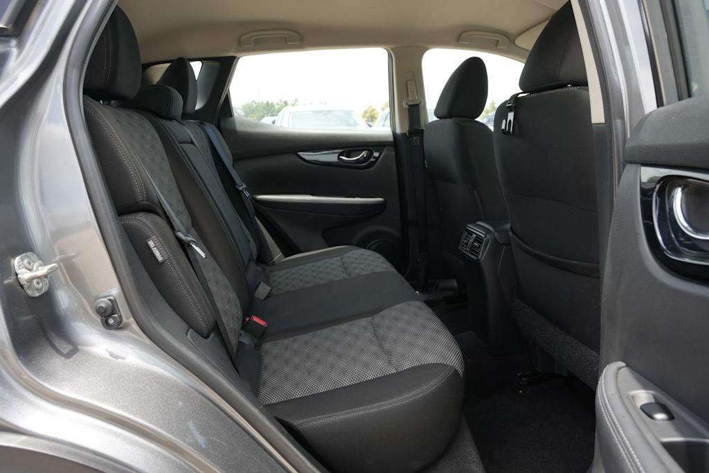 Thumbnail: 2020 Nissan Rogue Sport - 24