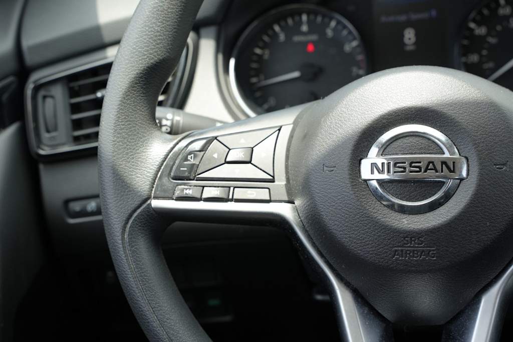 Thumbnail: 2020 Nissan Rogue Sport - 21