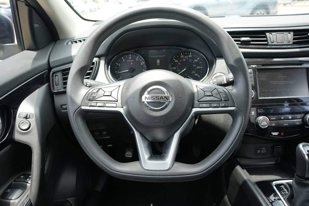 Thumbnail: 2020 Nissan Rogue Sport - 9