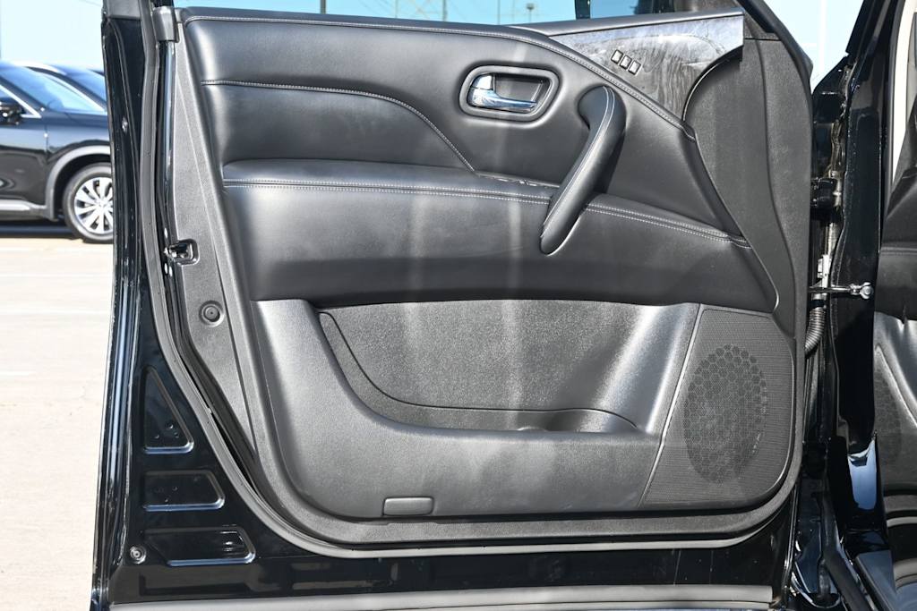 Thumbnail: 2022 INFINITI QX80 - 24