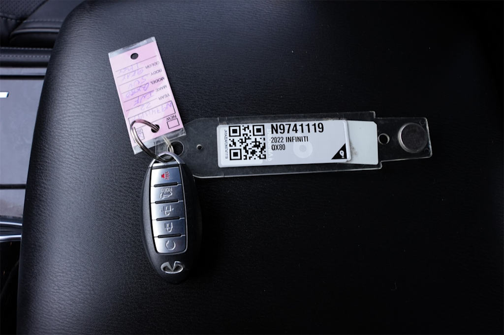 Thumbnail: 2022 INFINITI QX80 - 20