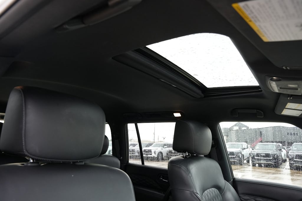 Thumbnail: 2023 INFINITI QX80 - 25