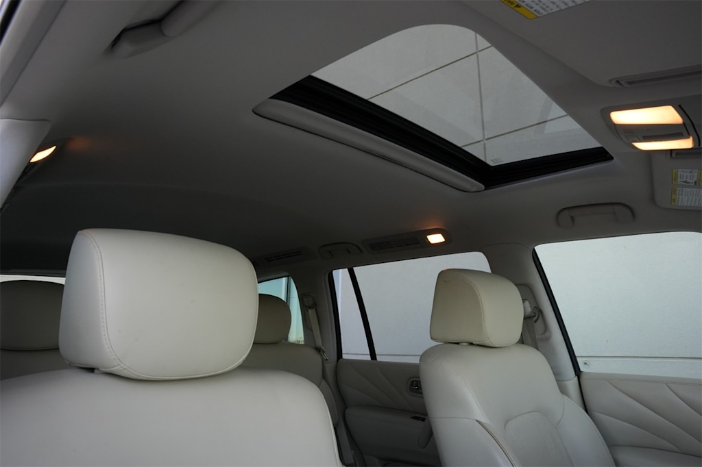 Thumbnail: 2017 INFINITI QX80 - 28