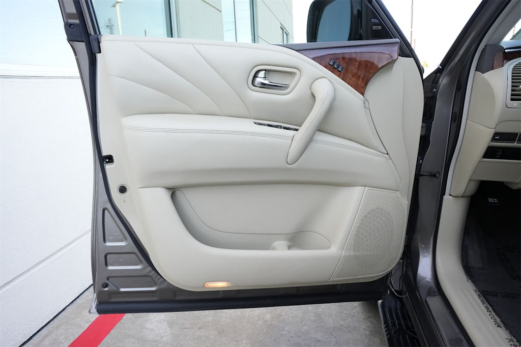 Thumbnail: 2017 INFINITI QX80 - 26