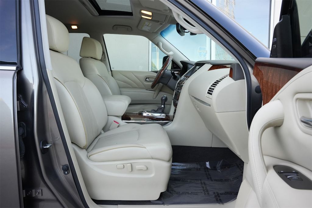 Thumbnail: 2017 INFINITI QX80 - 12