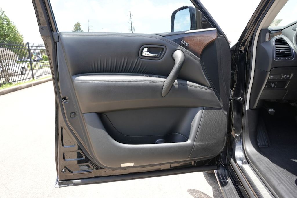 Thumbnail: 2014 INFINITI QX80 - 24