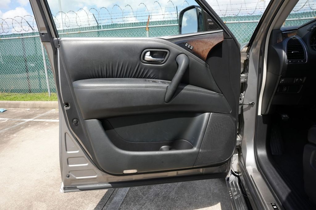 Thumbnail: 2014 INFINITI QX80 - 23