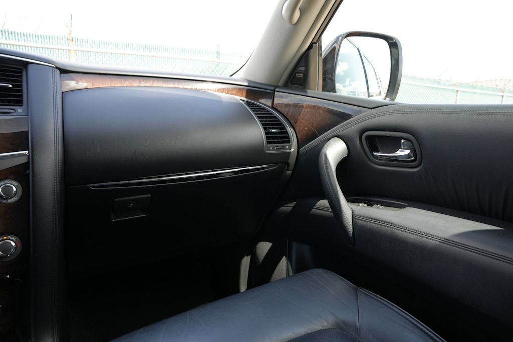 Thumbnail: 2014 INFINITI QX80 - 19