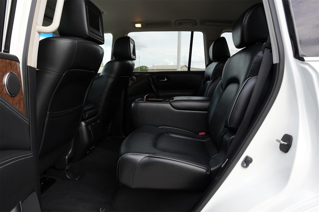 Thumbnail: 2015 INFINITI QX80 - 12