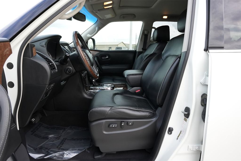 Thumbnail: 2015 INFINITI QX80 - 11