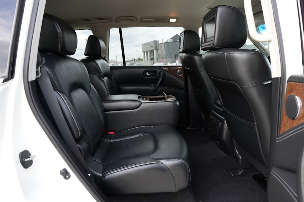 Thumbnail: 2015 INFINITI QX80 - 25