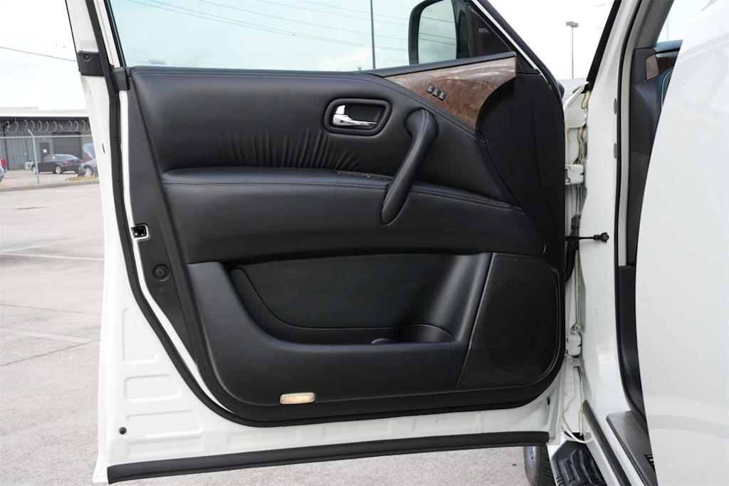 Thumbnail: 2015 INFINITI QX80 - 24