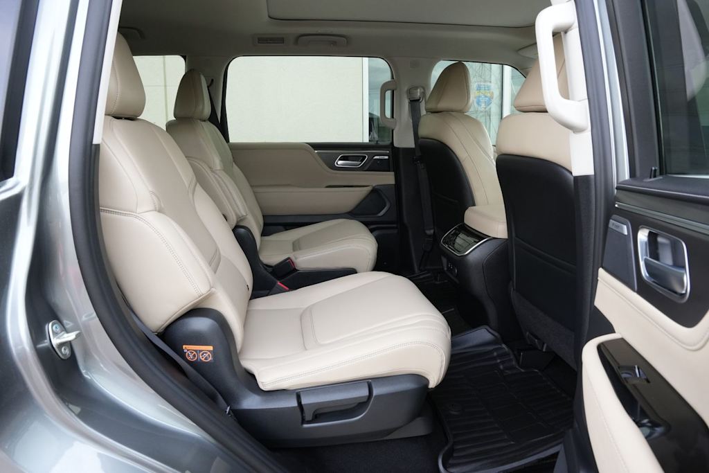 Thumbnail: 2026 INFINITI QX80 - 26