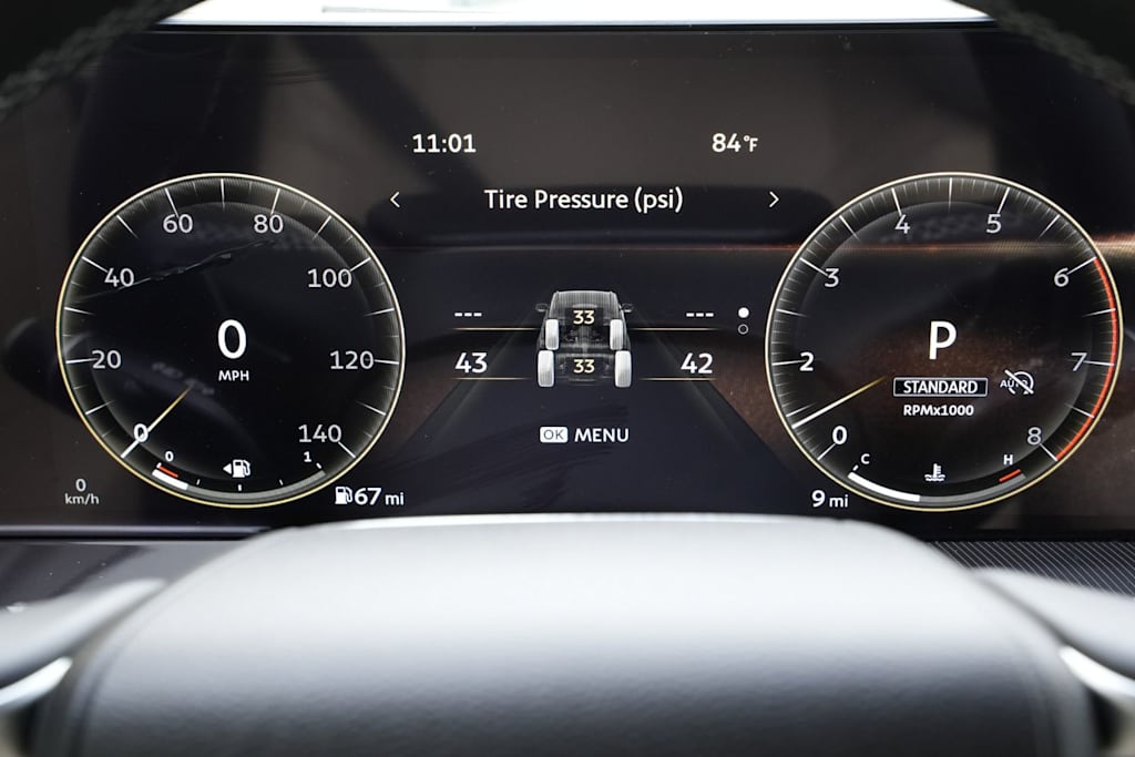 Thumbnail: 2026 INFINITI QX80 - 16