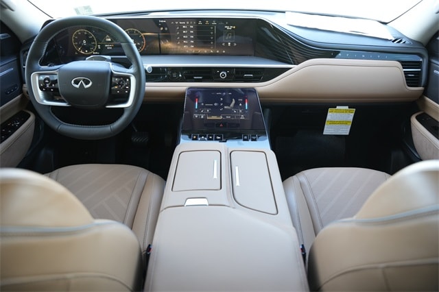 2025 INFINITI QX80 Luxe 2