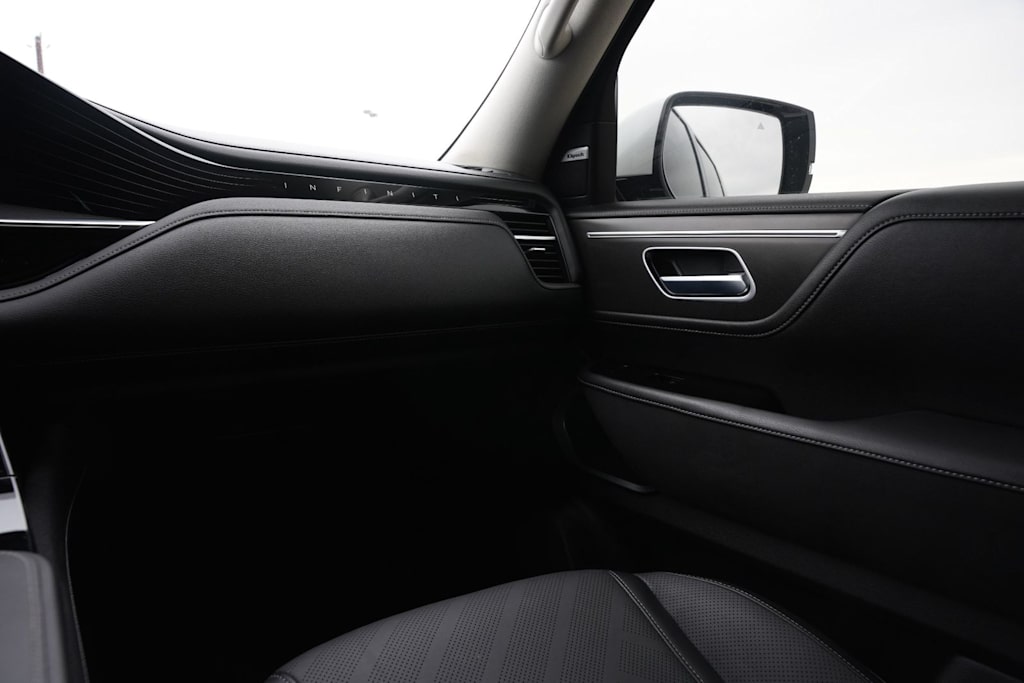 Thumbnail: 2025 INFINITI QX80 - 19