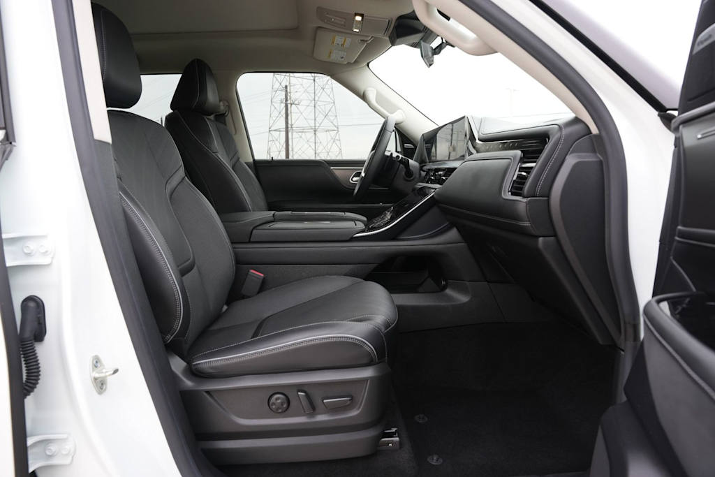 Thumbnail: 2025 INFINITI QX80 - 11