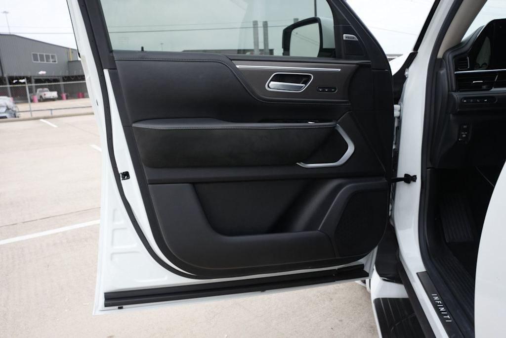 Thumbnail: 2025 INFINITI QX80 - 24