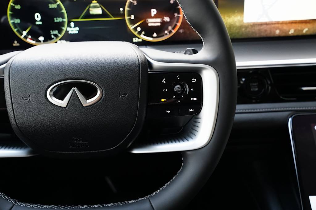 Thumbnail: 2025 INFINITI QX80 - 23