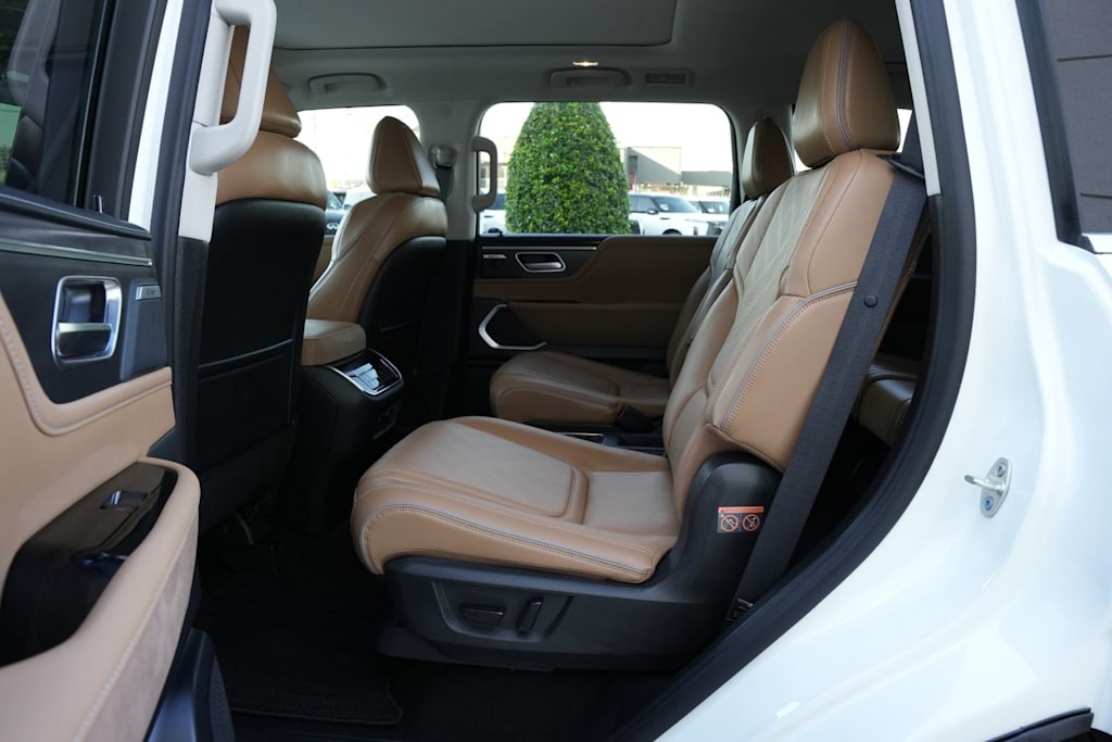 Thumbnail: 2026 INFINITI QX80 - 13
