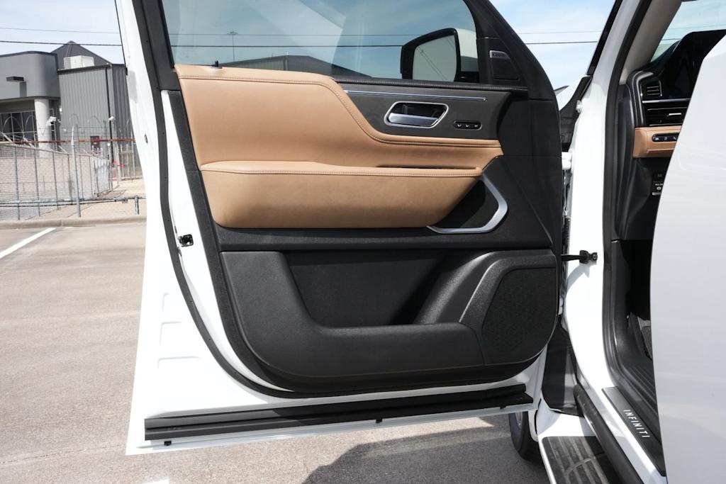 Thumbnail: 2026 INFINITI QX80 - 25